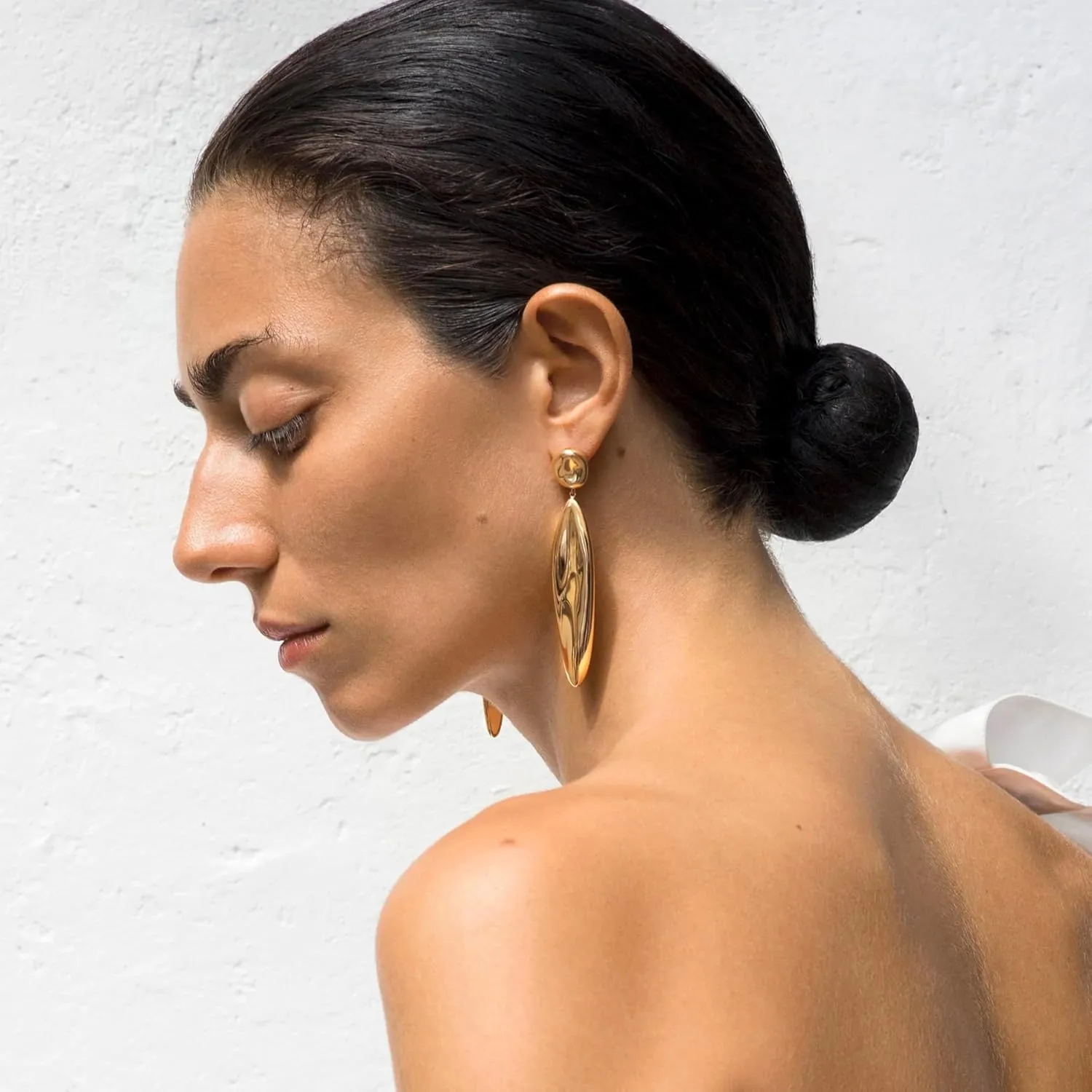 Aobei Pearl 18K Gold/Platimun Plated Brass Long Vertical Bar Drop Dangle Earring Minimal Hanging Earrings Geometric jewelry for Women