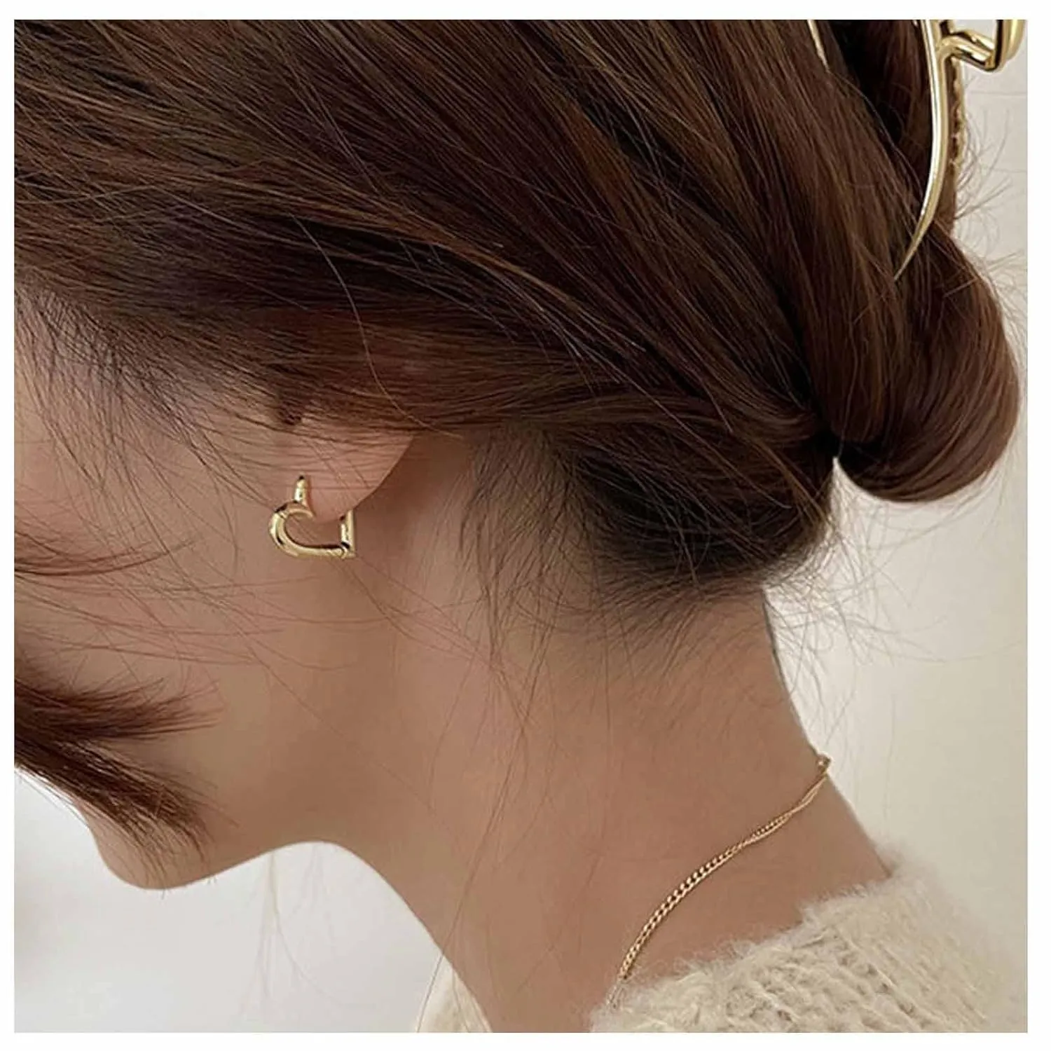 Bohemian Hollow Heart Stud Earrings Gold Heart Love Earrings Vintage Love Heart Shape Earrings Heart Hoop Earrings Jewelry for Women and Girls Gifts