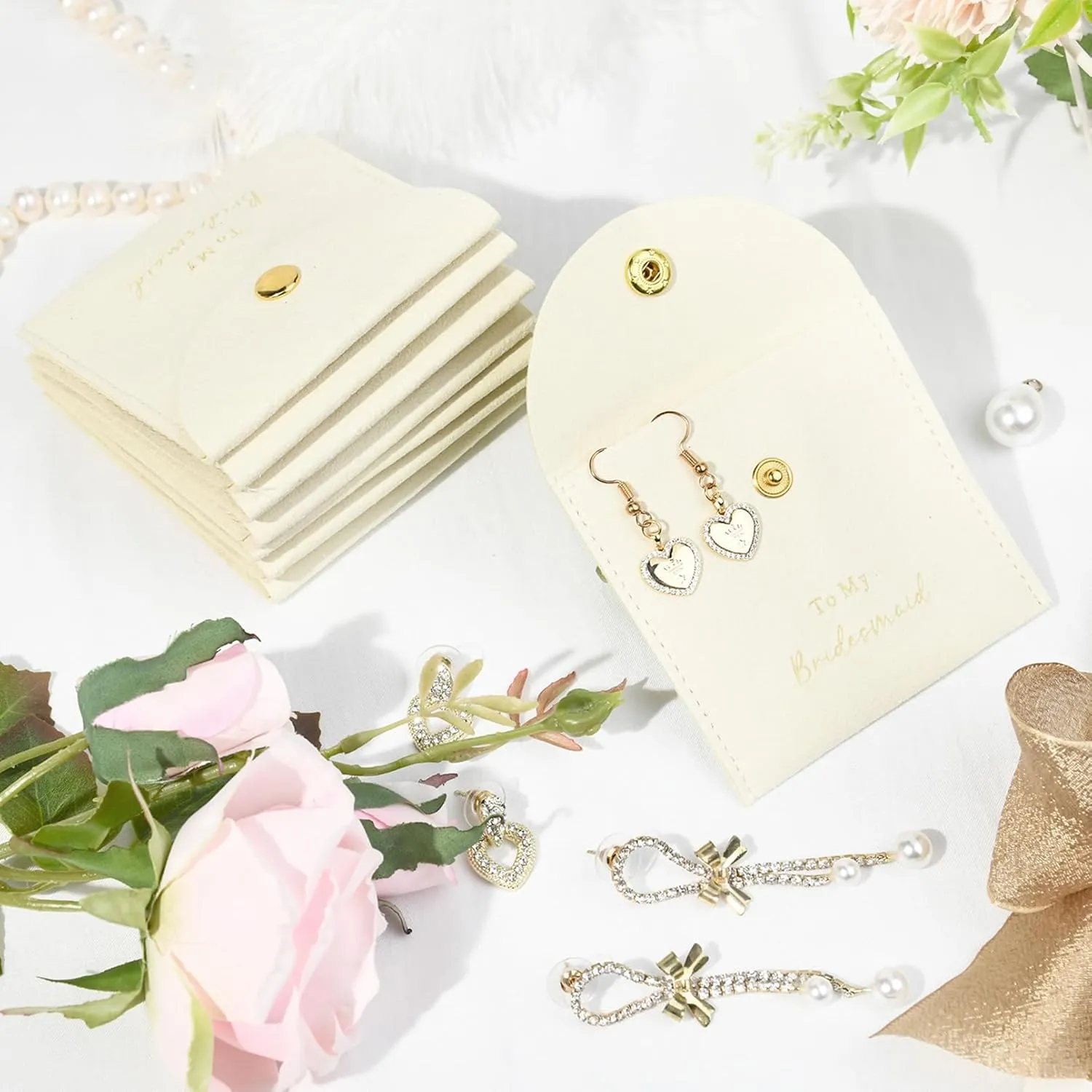 CEELGON Jewelry Bags Bridesmaid Gifts Set of 8 Velvet Small Jewelry Pouch with Button Bracelet Earring Necklace Packaging Bridesmaid Proposal Gift Bags Bridal Party Favors Gifts (Ivory)