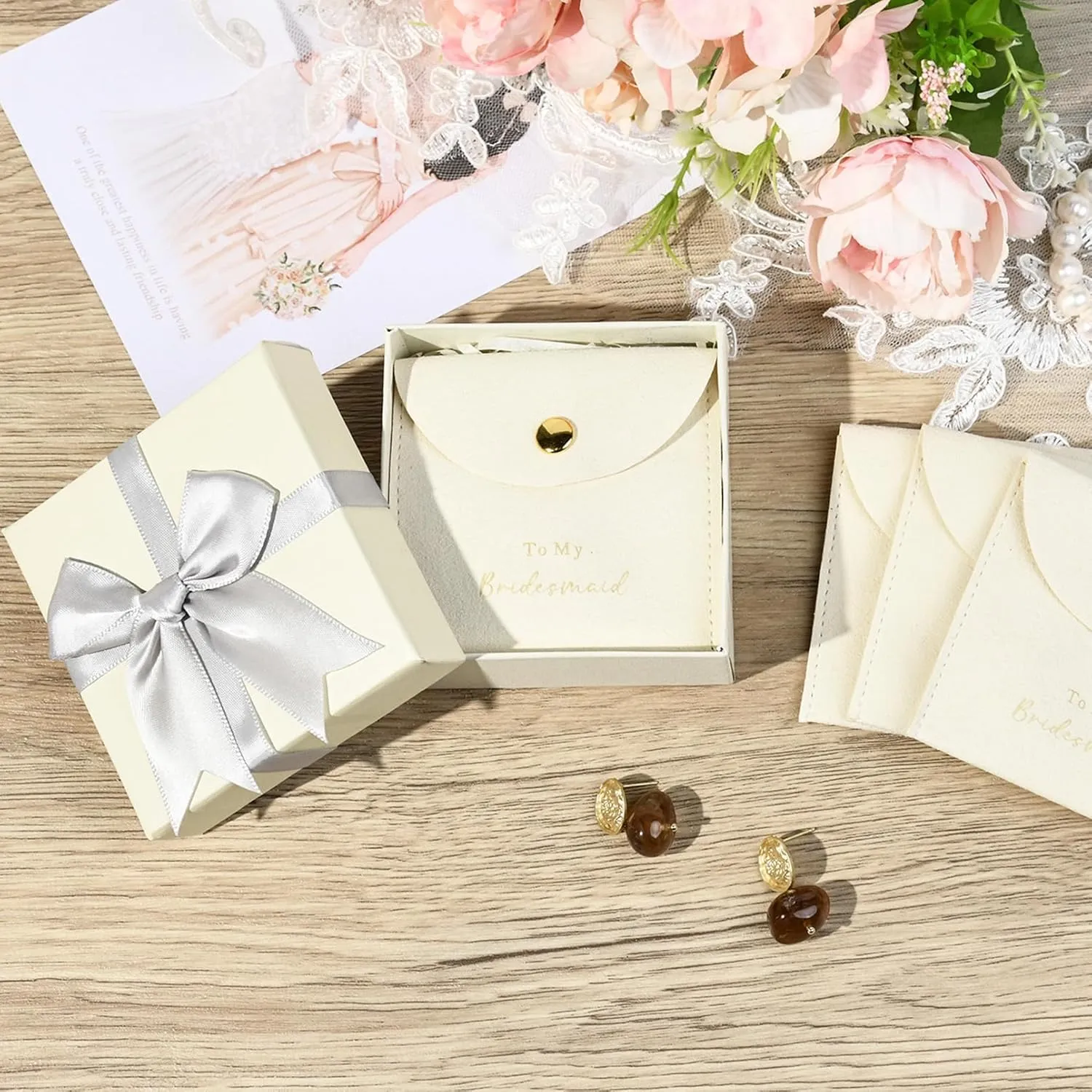 CEELGON Jewelry Bags Bridesmaid Gifts Set of 8 Velvet Small Jewelry Pouch with Button Bracelet Earring Necklace Packaging Bridesmaid Proposal Gift Bags Bridal Party Favors Gifts (Ivory)