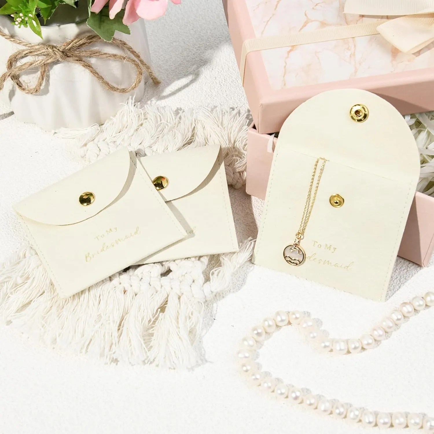 CEELGON Jewelry Bags Bridesmaid Gifts Set of 8 Velvet Small Jewelry Pouch with Button Bracelet Earring Necklace Packaging Bridesmaid Proposal Gift Bags Bridal Party Favors Gifts (Ivory)