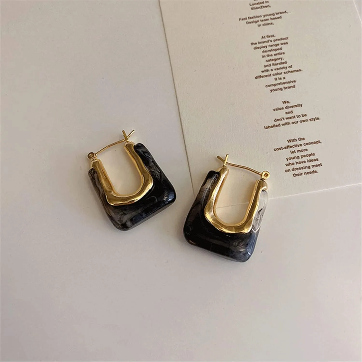 Chunky Clear Retro U Shaped Hoop Minimalist Square Resin Huggie Earrings for Women