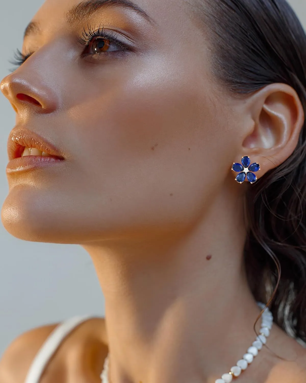 Crystal Flower Stud Earrings for Women Trendy, 18K Gold Plated Hypoallergenic Small Cute Unique Blossom Earrings Jewelry Dainty Gifts