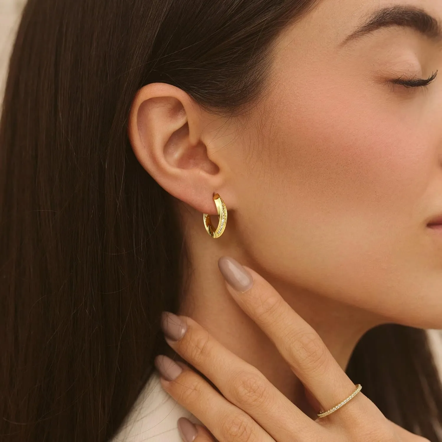 Gold Earrings for Women Hypoallergenic Huggie Earrings Gold Plated Twisted Huggie Hoop Earring Diamond Hoop Earrings for Women Lightweight Chunky Hoop Earrings Jewelry for Gifts
