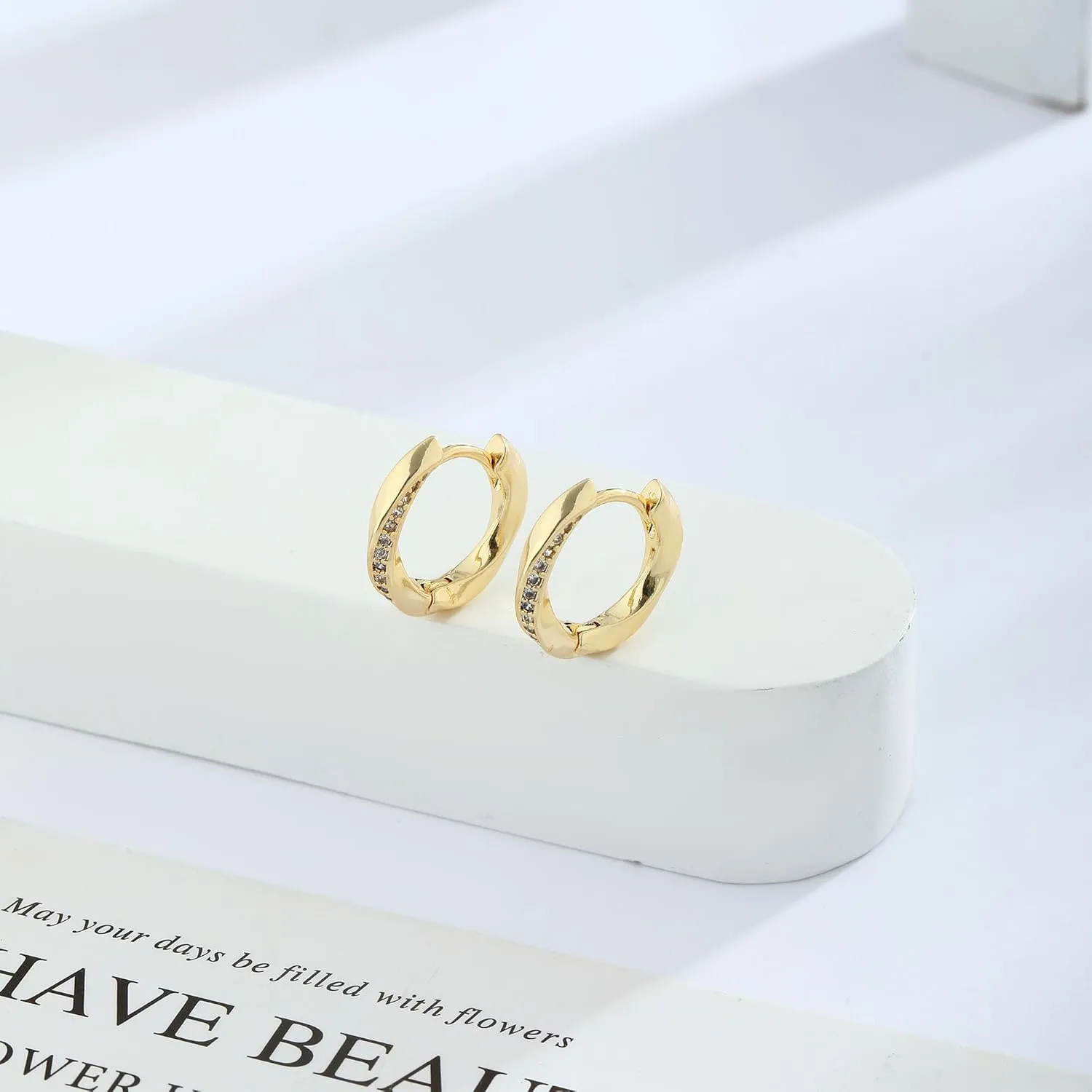 Gold Earrings for Women Hypoallergenic Huggie Earrings Gold Plated Twisted Huggie Hoop Earring Diamond Hoop Earrings for Women Lightweight Chunky Hoop Earrings Jewelry for Gifts