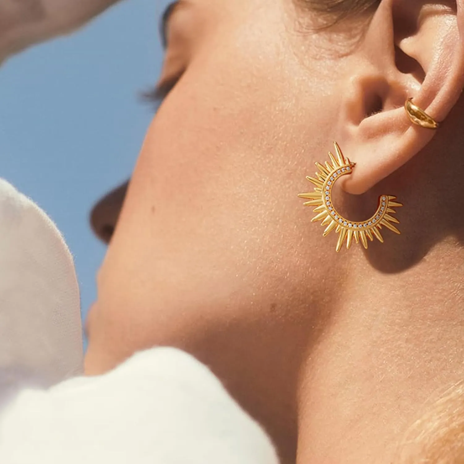 Gold Hoop Earrigs for Women 14K Gold Plated Lightweight Chunky Gold Hoops Jewelry Hypoallergenic Dainty Earring Studs Trendy Sun Spike Hoops Illusion Earrings Double Twist Huggie Hoop Earrings
