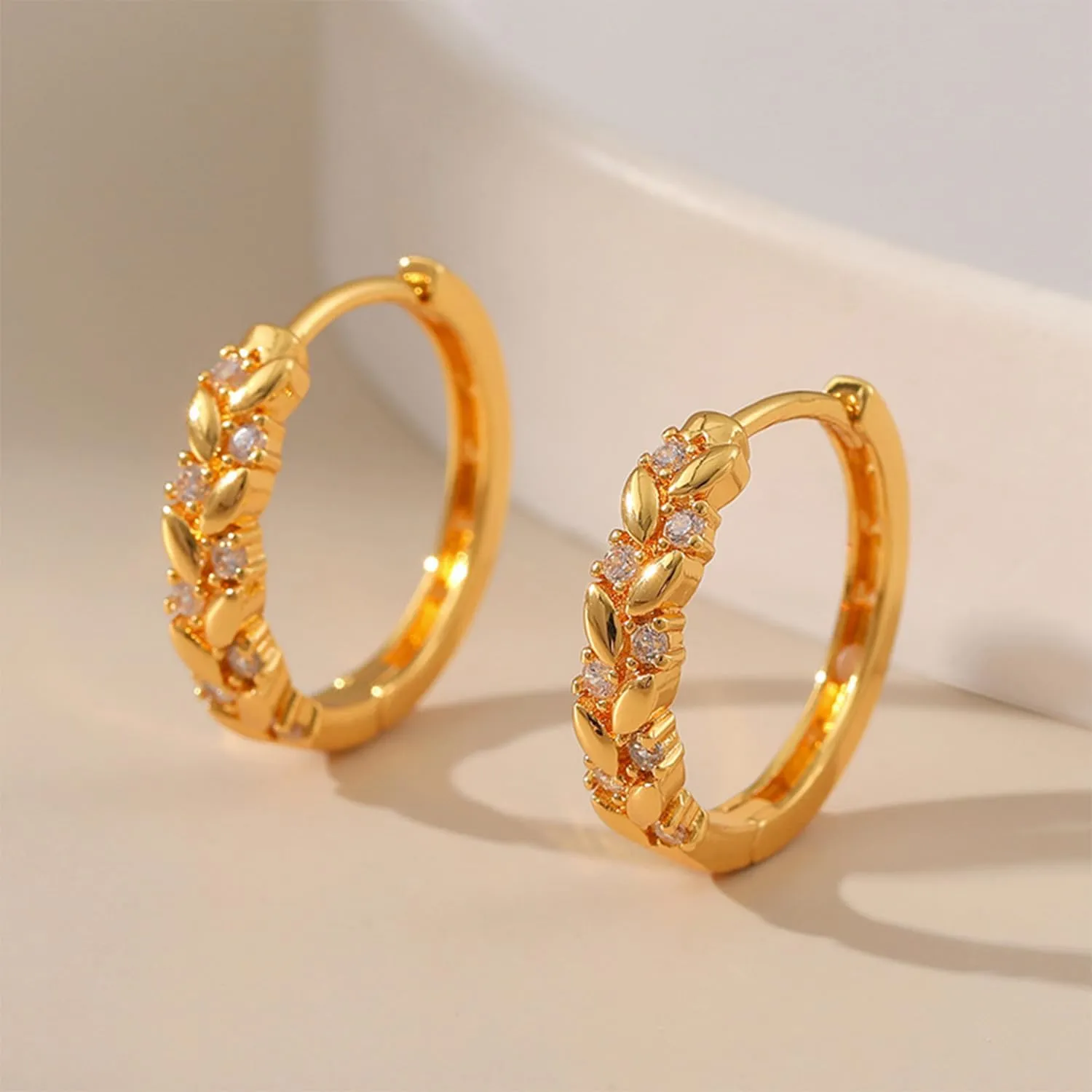 Gold Shell Earrings Beach Earrings for Women Seashell Earrings Gold Hoop Earrings 18K Gold Earrings for Women Trendy Statement Dangle Earrings