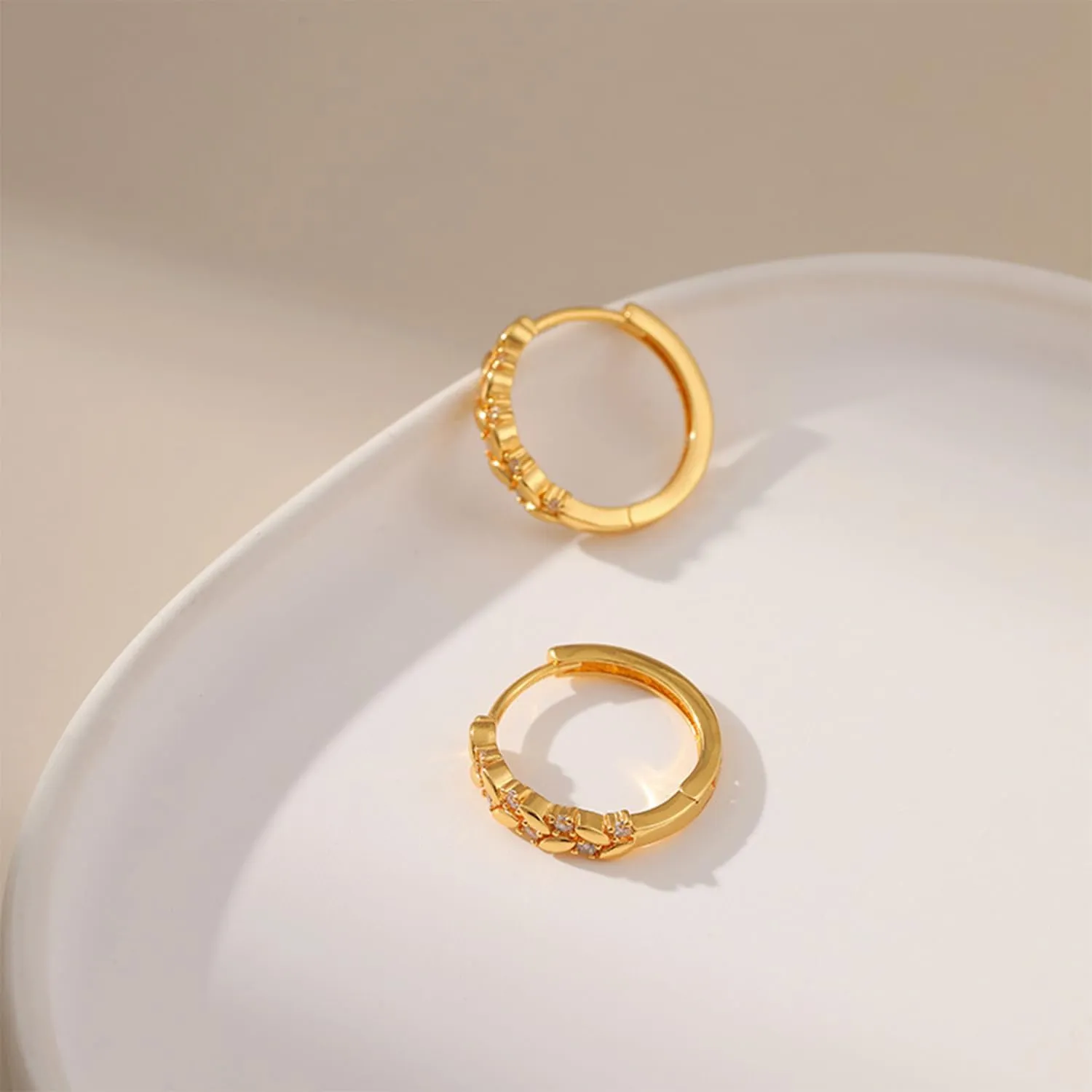 Gold Shell Earrings Beach Earrings for Women Seashell Earrings Gold Hoop Earrings 18K Gold Earrings for Women Trendy Statement Dangle Earrings