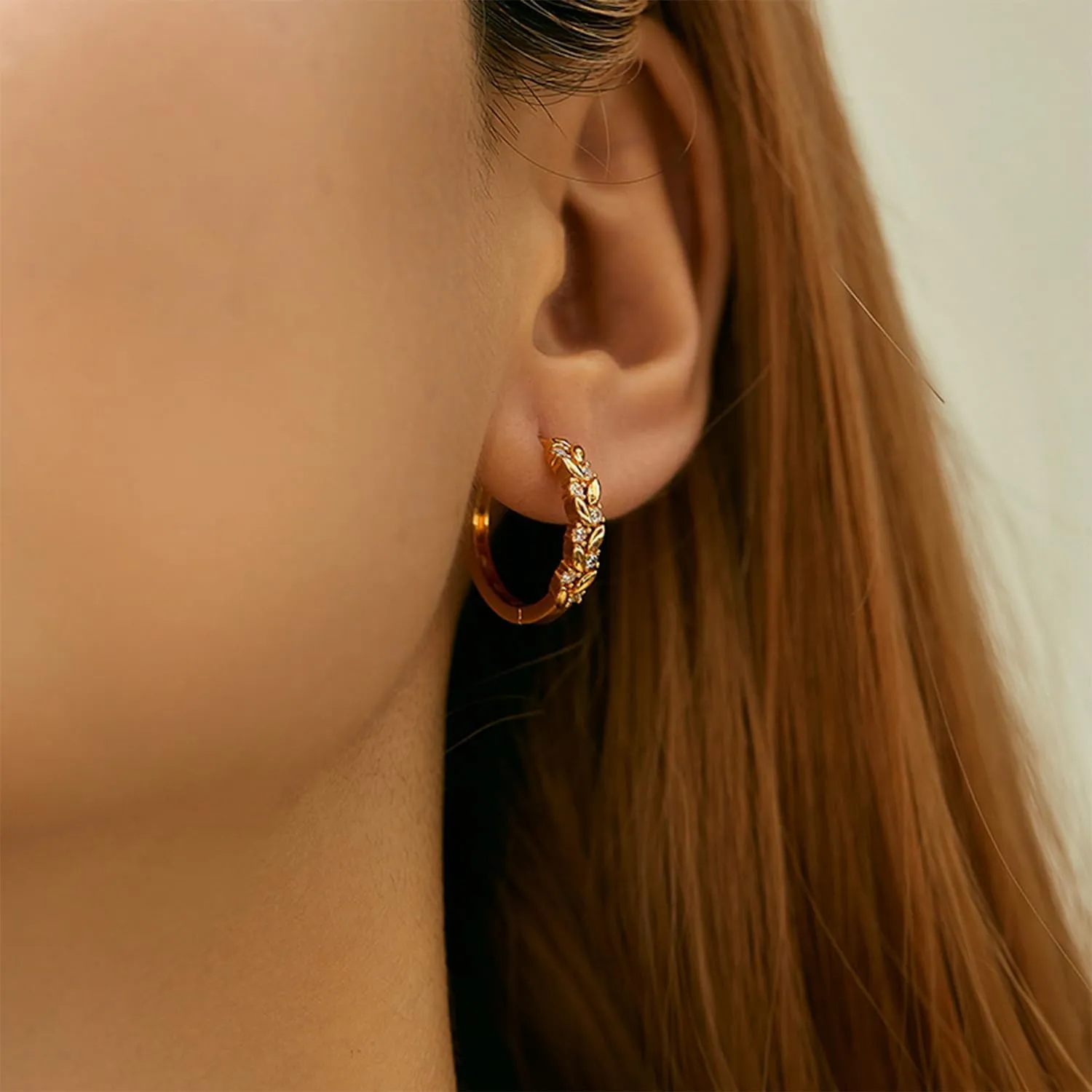 Gold Shell Earrings Beach Earrings for Women Seashell Earrings Gold Hoop Earrings 18K Gold Earrings for Women Trendy Statement Dangle Earrings