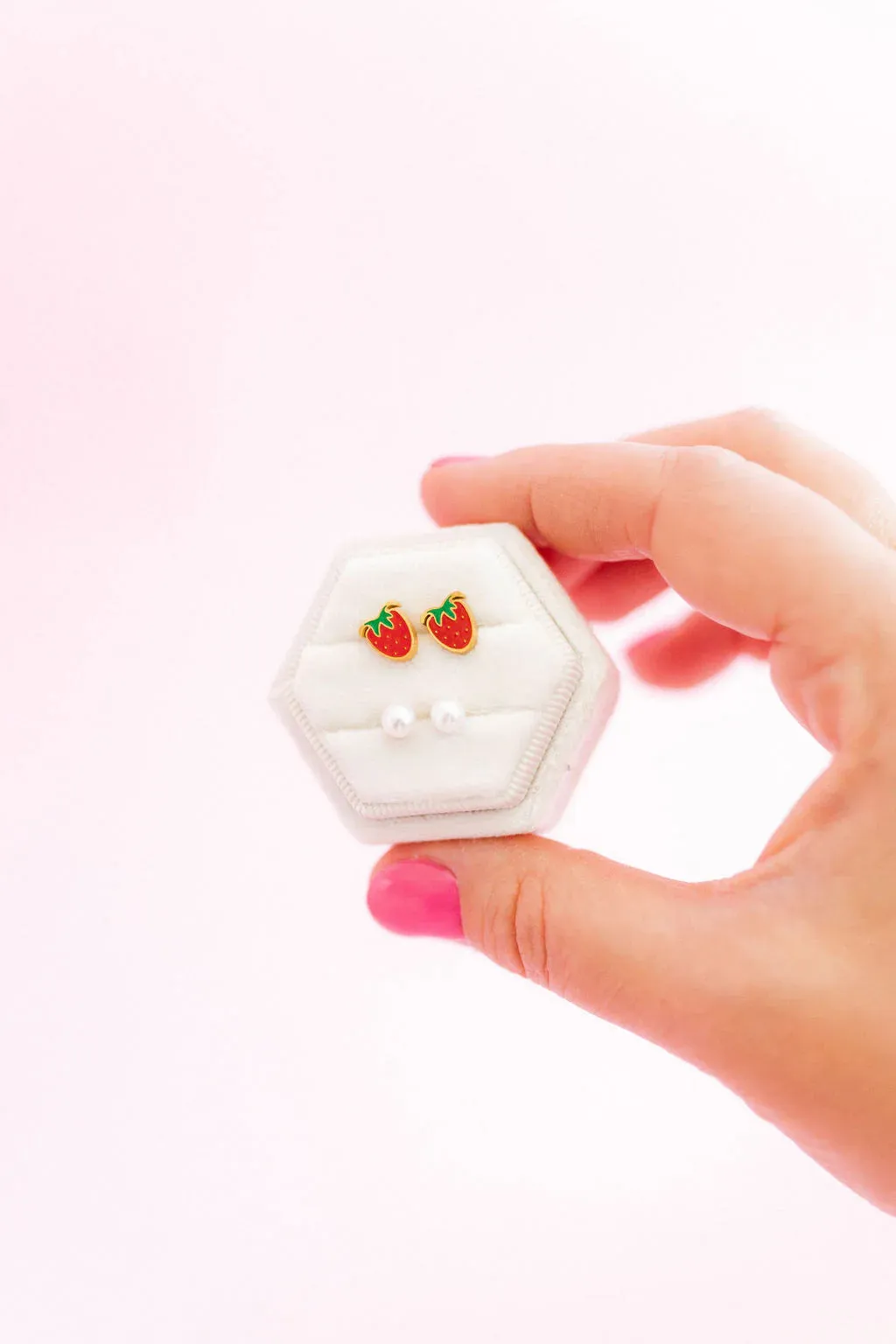 Linny Co 'Strawberry Shortcake Screwback Studs'