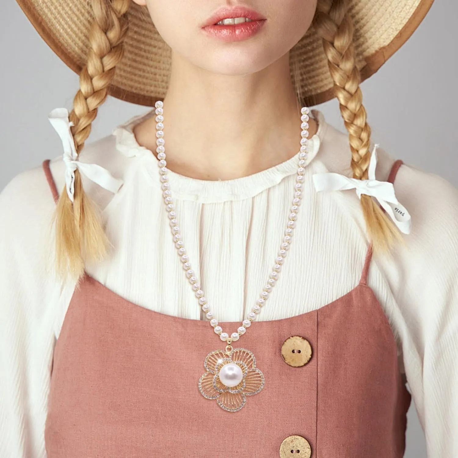 Long Crystal Flower Pendant Necklace for Women Large Rhinestone Floral Pendant Pearl Beaded Necklaces Gold Plated Sweater Statement Necklace Fashion Jewelry for Women