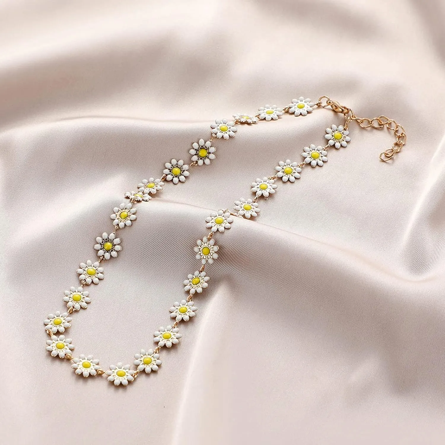 Long tiantian Daisy Necklace for Women Charm Necklace Pretty Summer Necklaces Princess Daisy Costume Flower Choker Necklace Spring Necklace for Women Trendy 2025