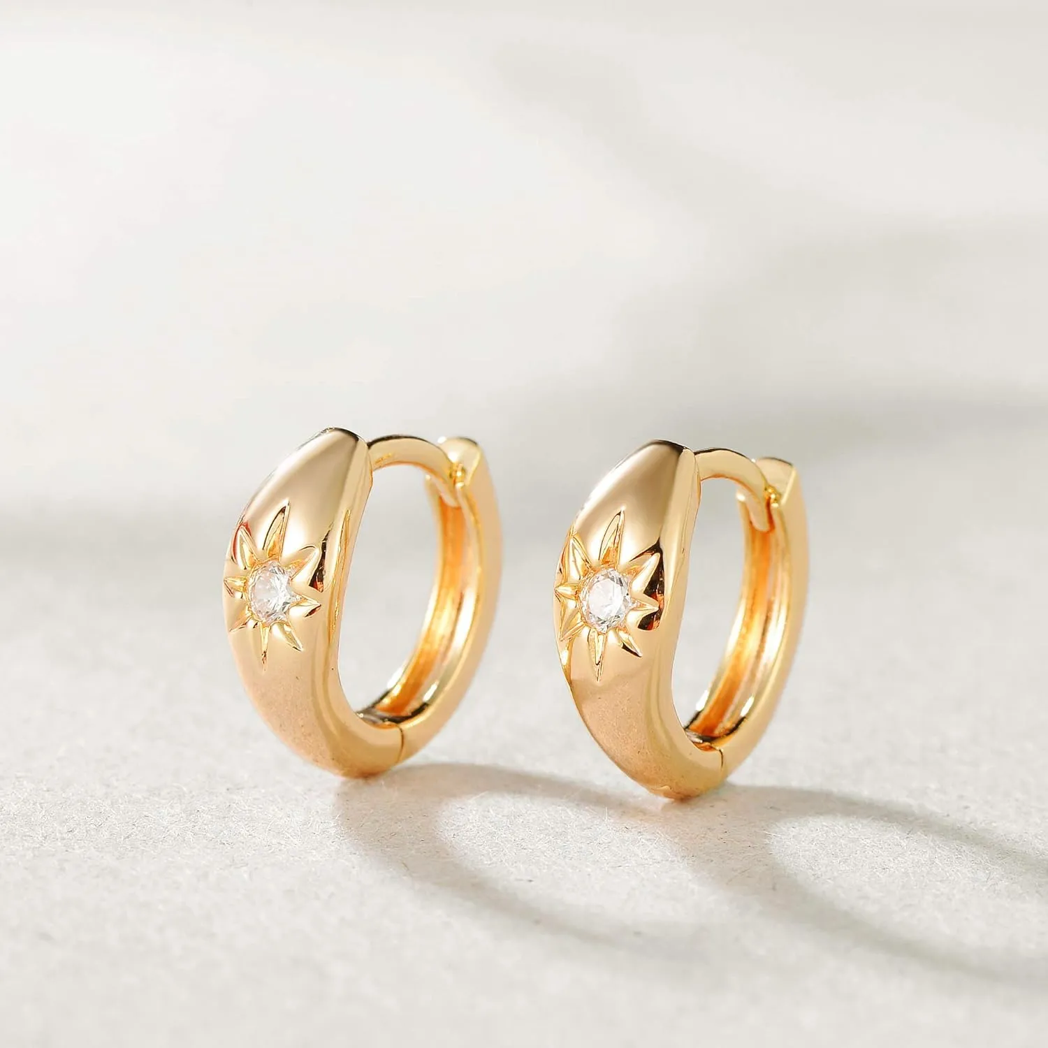 MEVECCO Gold Chunky Huggie Hoop Earring 18K Gold Plated Dainty Handmade Hypoallergenic Sleeper Hoop Earrings for Women