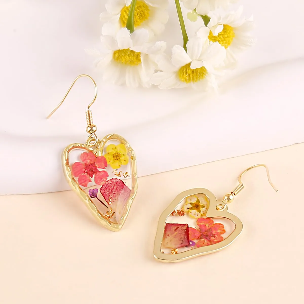 Personalized Handmade Wildflower Earrings Pressed Resin Dry Flowers Gold Teardrop Earrings Drop Dangle Earring For Women Girls Gift for Woman (Color 8)