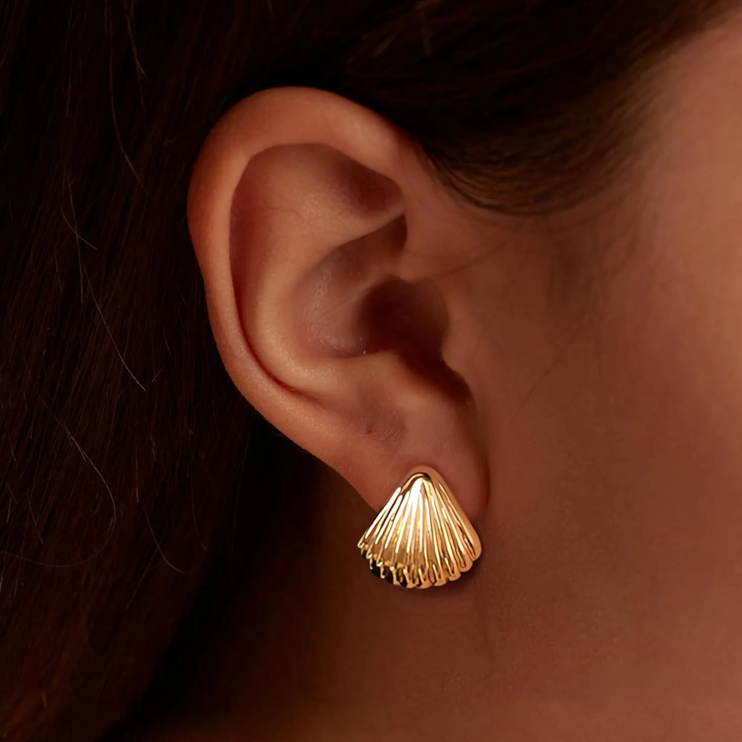 Seashell Stud Earrings for Women Trendy 14K Gold Plated Shell Earrings 925 Sterling Silver Stud Earrings Hypoallergenic Summer Beach Boho Earrings Jewelry Birthday Graduation Gifts for Her